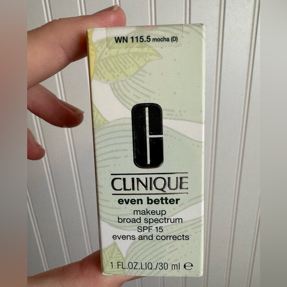 Clinique Even Better Broad Spectrum SPF15 Foundation NIB Mocha 115.5 - Picture 2 of 5